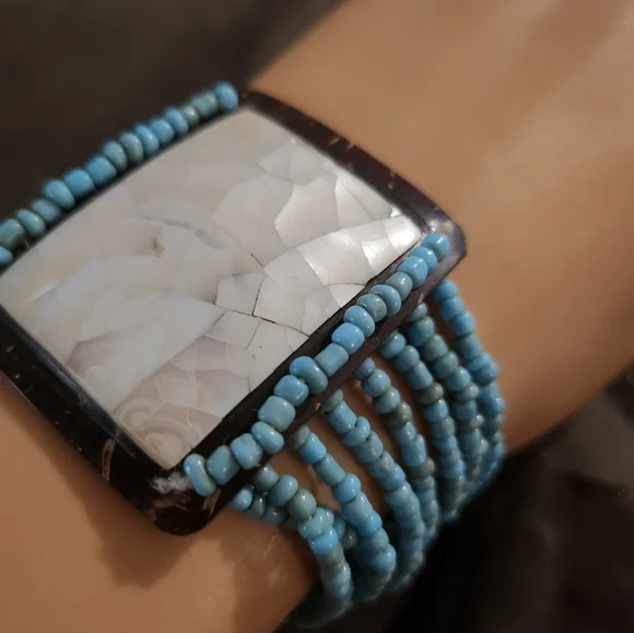 Turquoise Color Beaded Mother of Pearl Shell Stretchy Bracelet - Picture 4 of 7